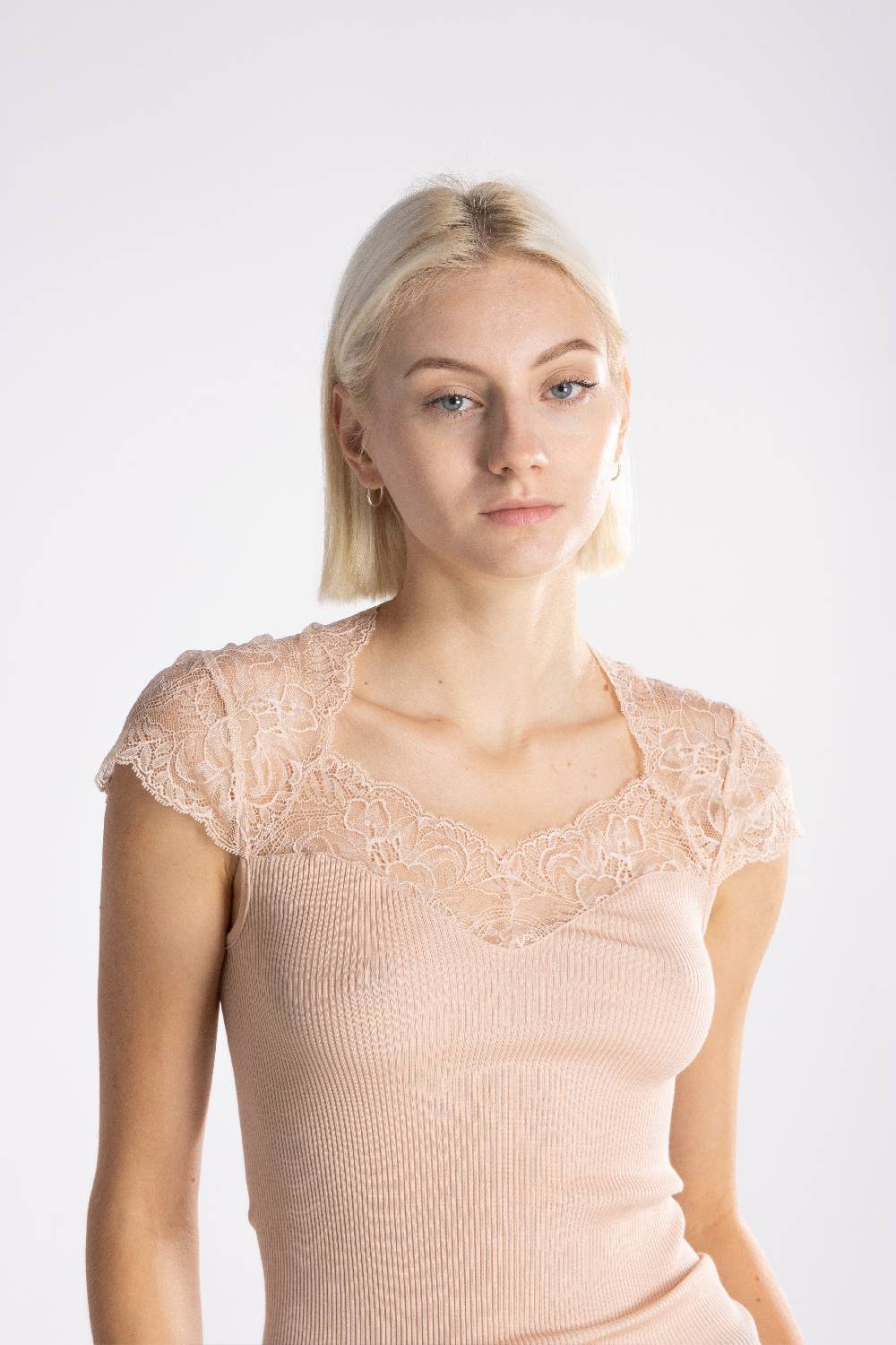 Oscalito T-shirt Donna70% Lana , 30% Seta 6825 Fino al 60% di sconto