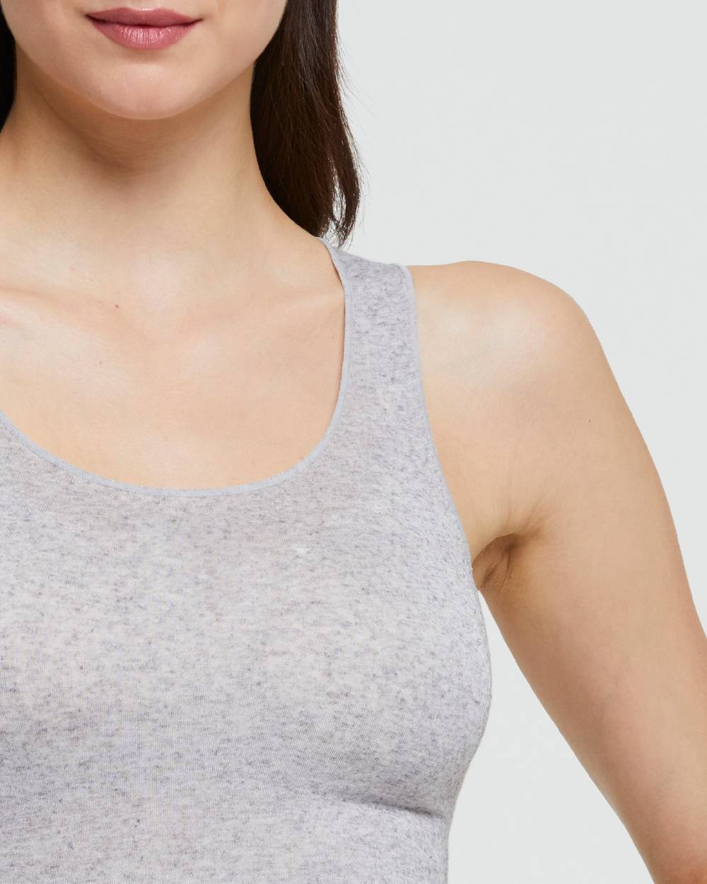 Pompea CANOTTA SCOLLO TONDO IN MODAL CASHMERE Sostegno trimestrale