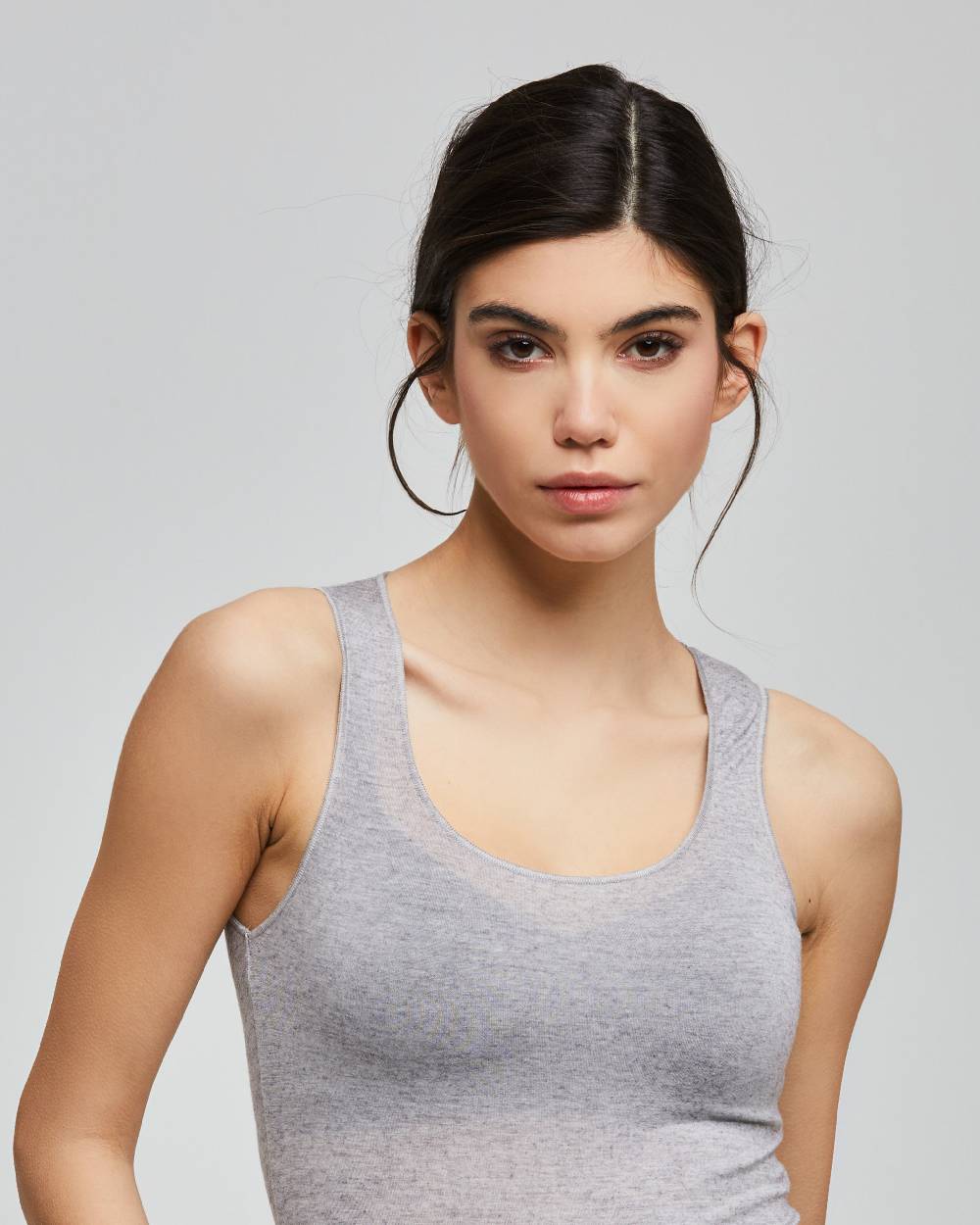 Pompea CANOTTA SPALLA LARGA SCOLLO TONDO IN MODAL CASHMERE In vendita