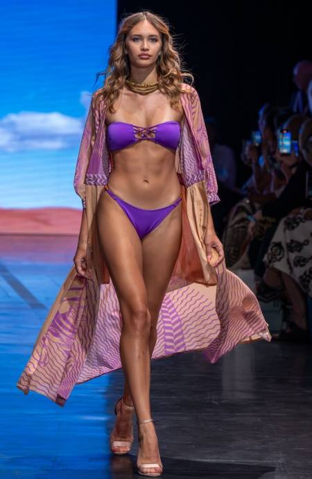 Pin Up Stars TOP BIKINI FASCIA IMBOTTITA CON INTRECCIO E PERLE TINTA UNITA In vendita