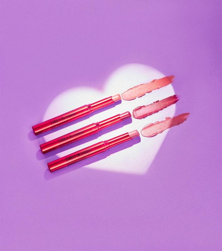 Makeup Revolution Makeup Revolution X Emily In Paris rossetto in crema altamente pigmentato effetto opaco Offerta temporanea