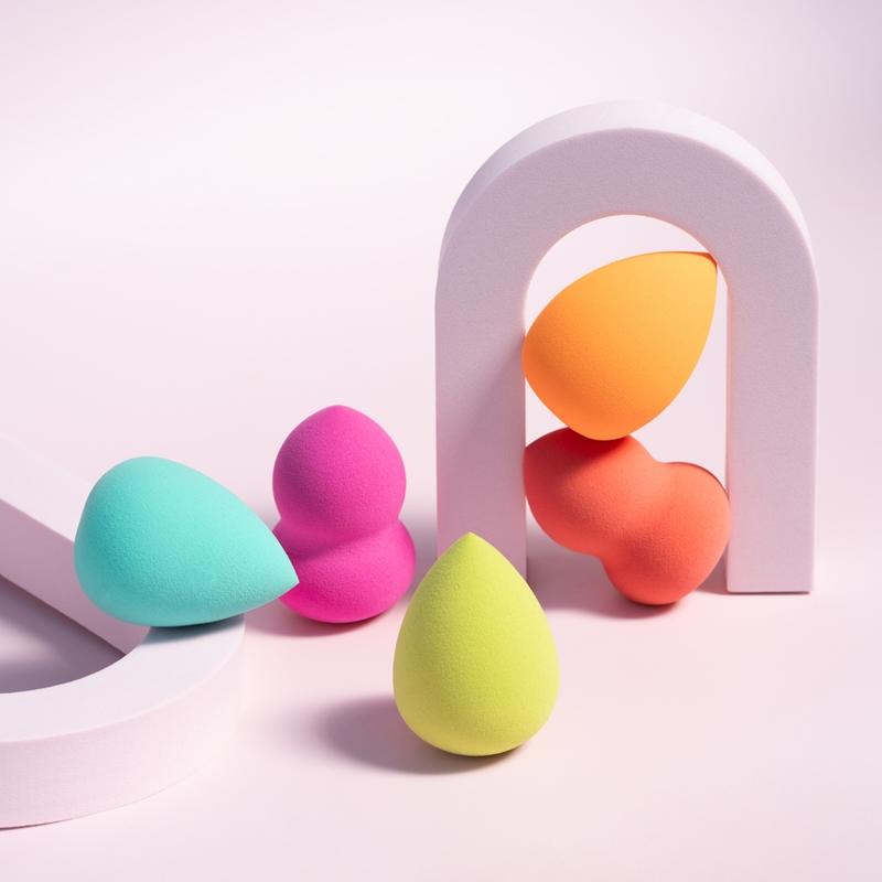 Gabriella Salvete Gabriella Salvete Gab Monsters spugnetta precisa per fondotinta Esporta salva