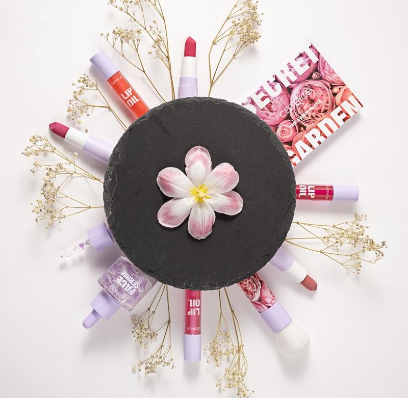 Catrice Catrice Secret Garden pennello per blush contouring e illuminante Spedizione gratuita