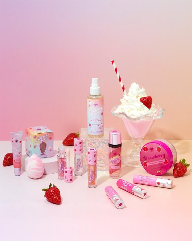 I Heart Revolution I Heart Revolution Milkshake Strawberry Glaze balsamo labbra nutriente per un look perfetto con peptidi Offerta per la Festa della Mamma
