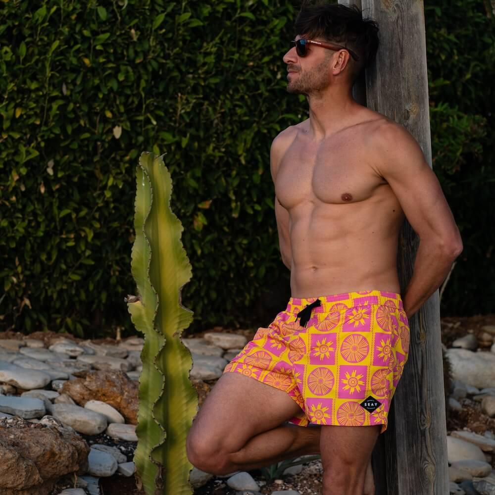 Seay / Costume da Bagno Corto Rosa Giallo Symbols Soddisfazione Garantita