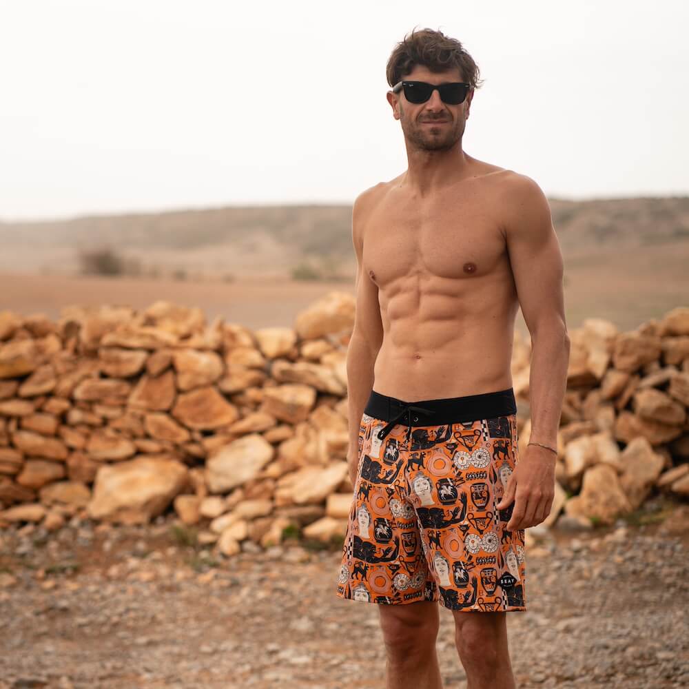 Seay / Boardshort Arancione Stampa Etrusca by Hazkj Acquista Ora