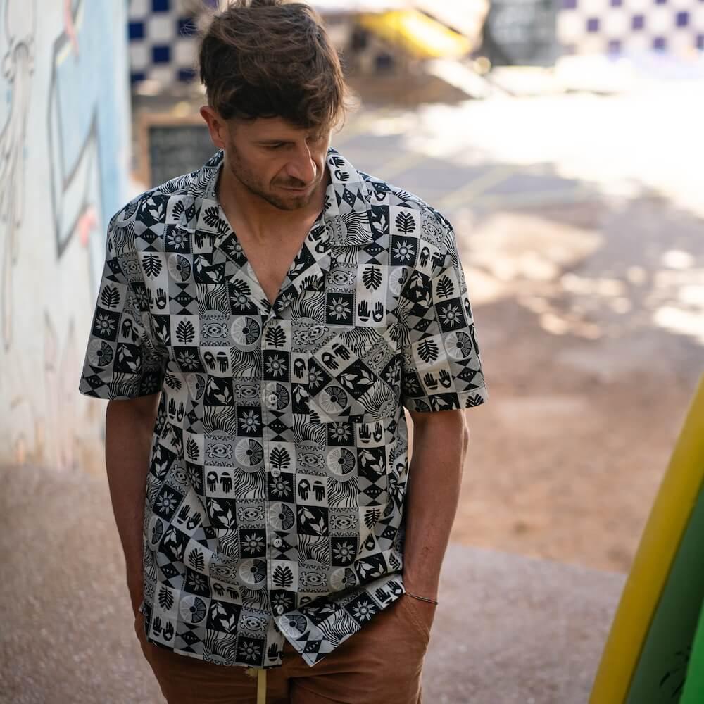 Seay / Camicia Hawaiana Grigia Nera Symbols Convenienza
